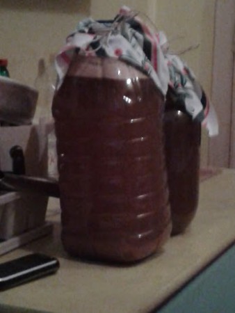 2 hét érés, és kész a Cider, ez mondjuk nem kreatív, de csináld magad:)